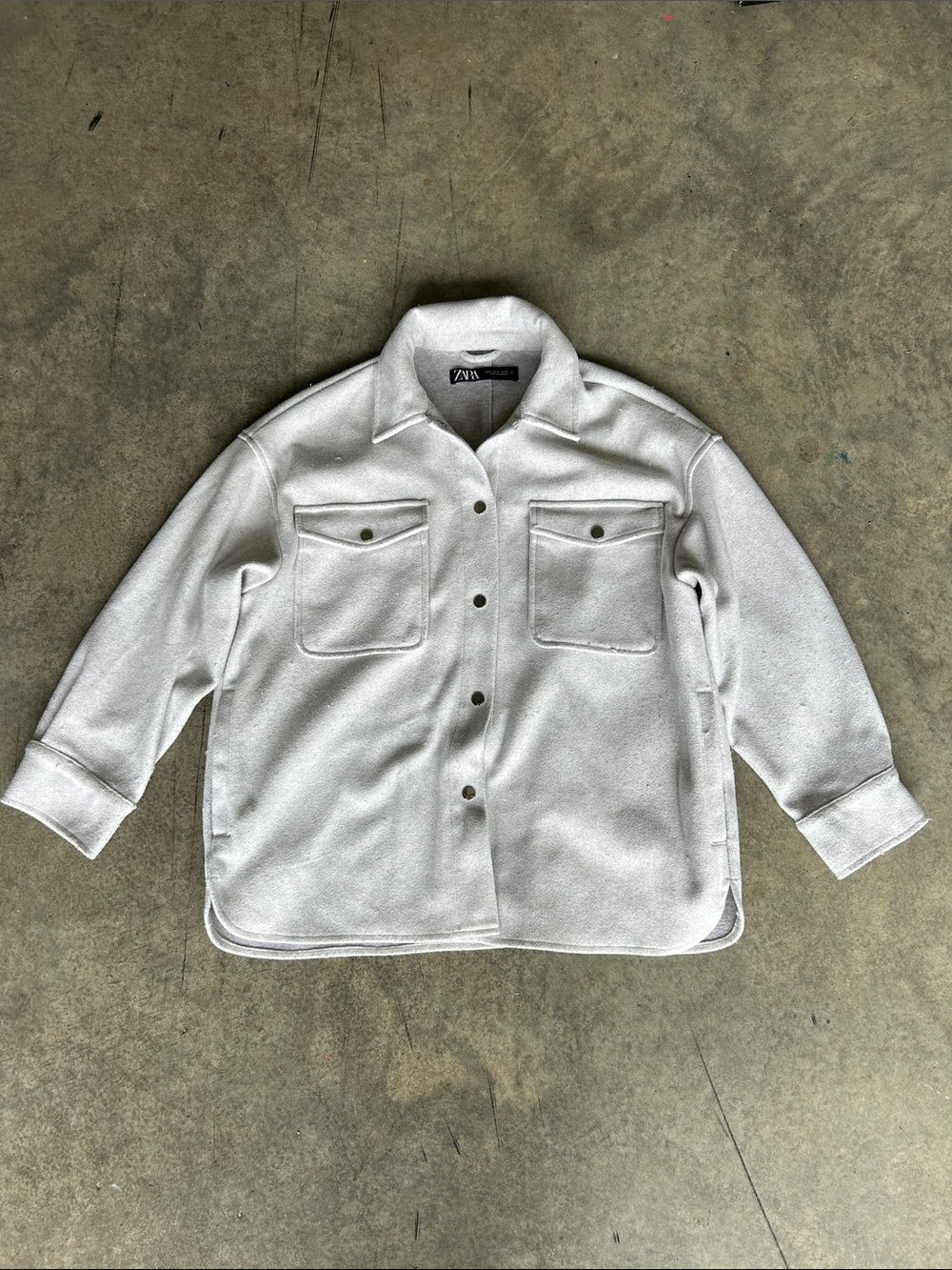 Zara Women's Light Grey Button-Front Shirt Jacket
